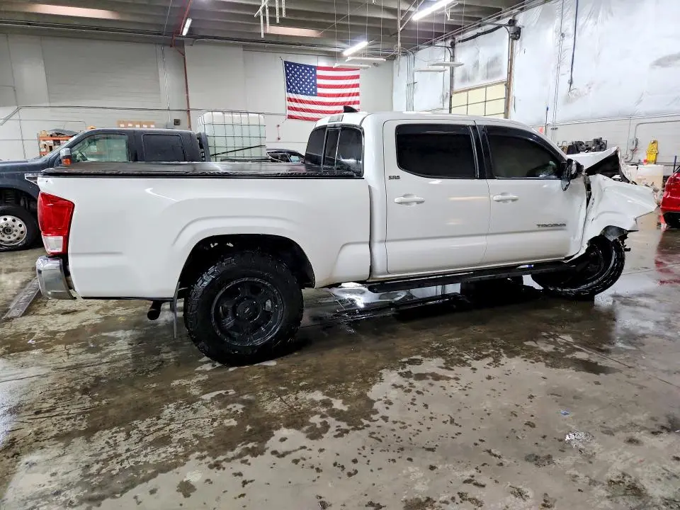 2016 TOYOTA TACOMA SR5 V6  