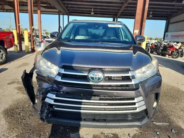 2018 TOYOTA HIGHLANDER SE  