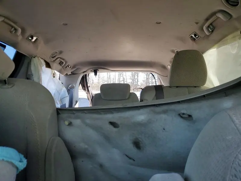 2011 TOYOTA SIENNA LE  
