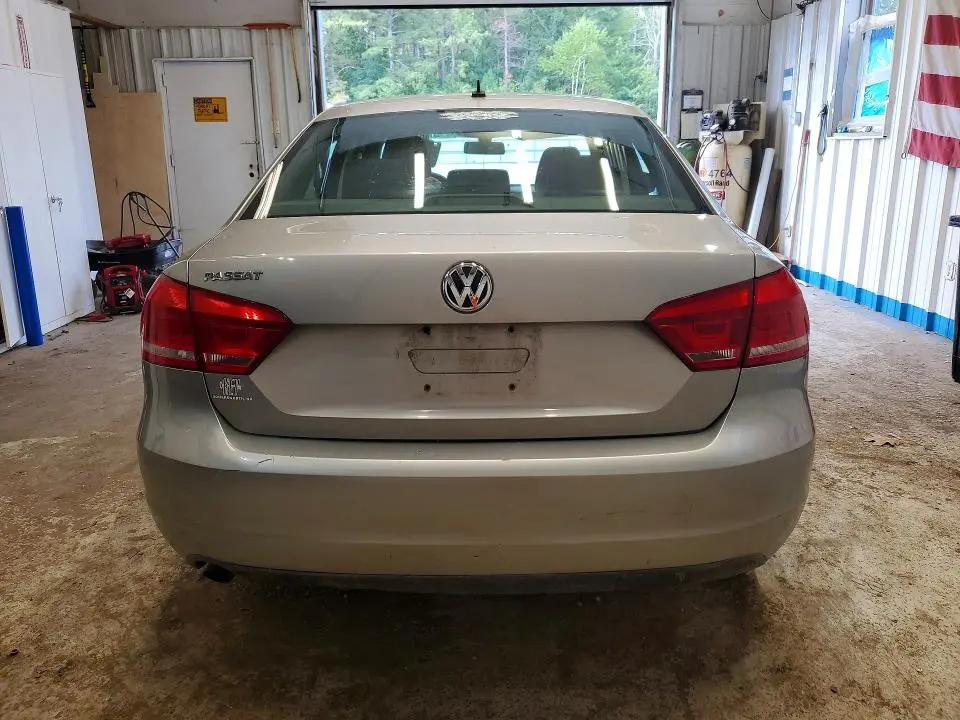 2013 VOLKSWAGEN PASSAT S  