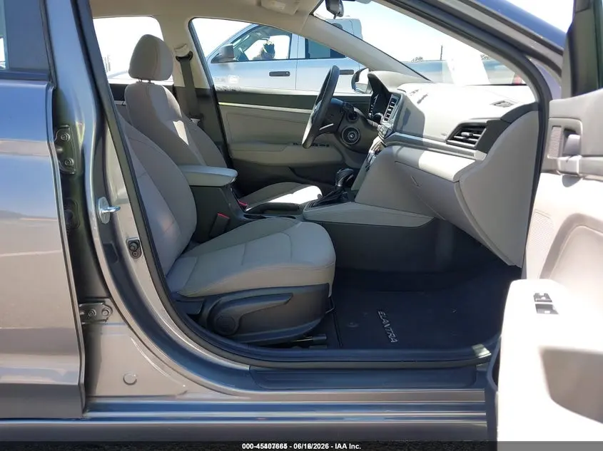 2019 HYUNDAI ELANTRA SE