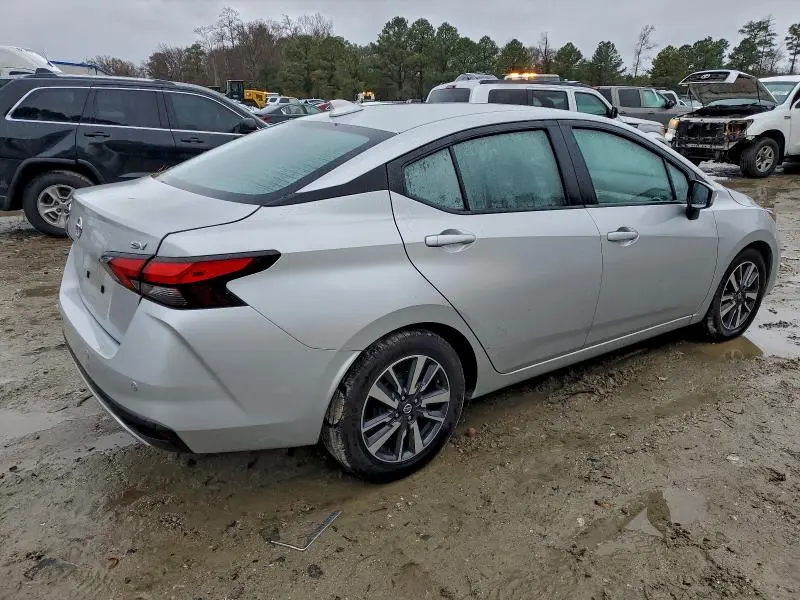 2022 NISSAN VERSA SV  