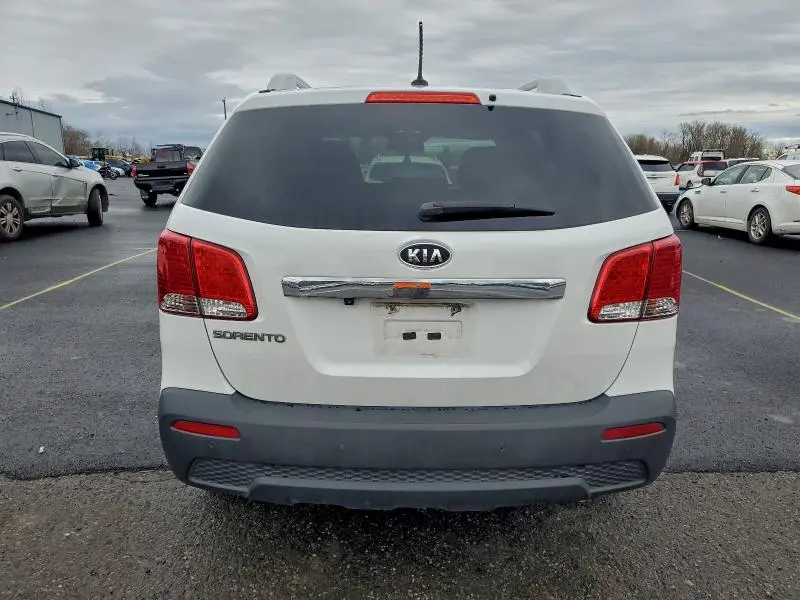 2013 KIA SORENTO LX  