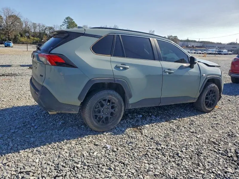 2023 TOYOTA RAV4 XLE  