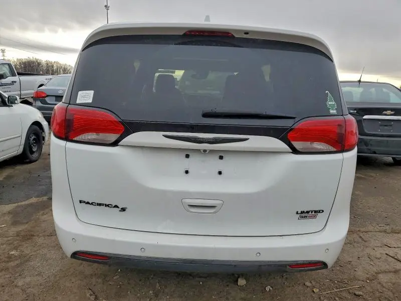 2018 CHRYSLER PACIFICA LIMITED  