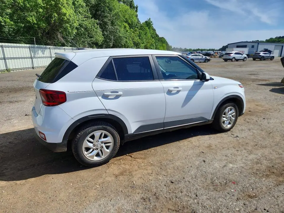 2023 HYUNDAI VENUE SE  