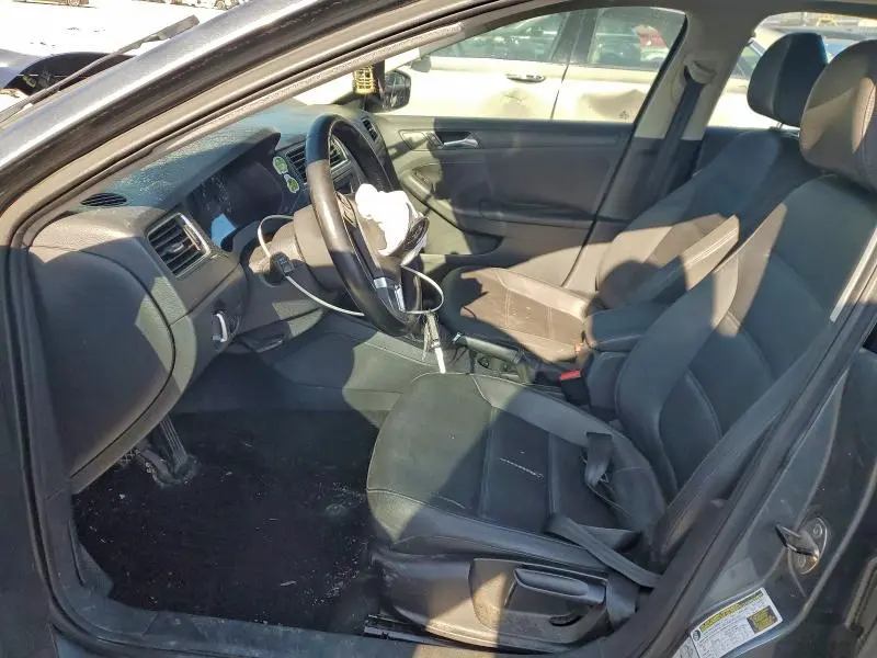2011 VOLKSWAGEN JETTA SE  