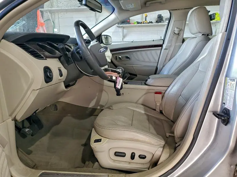 2011 FORD TAURUS LIMITED  