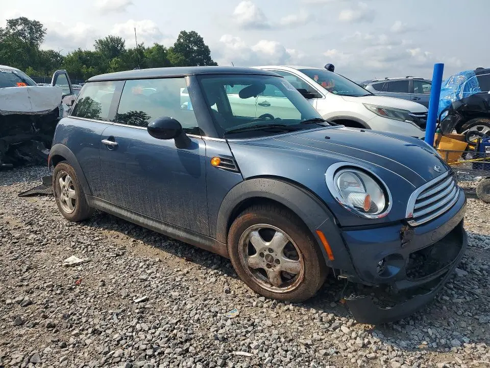 2011 MINI COOPER   