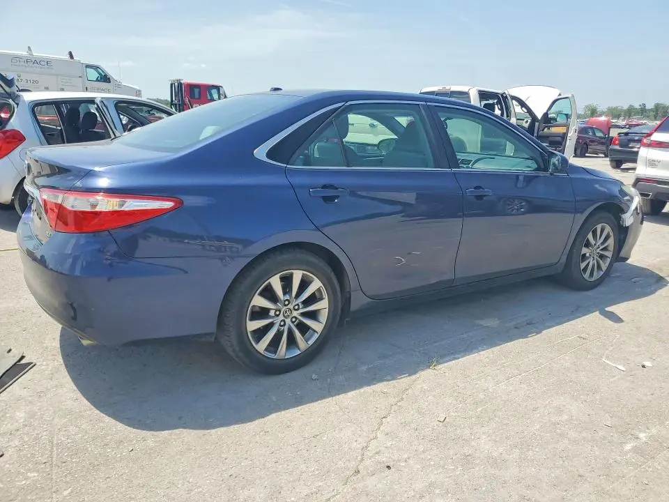 2015 TOYOTA CAMRY XLE  