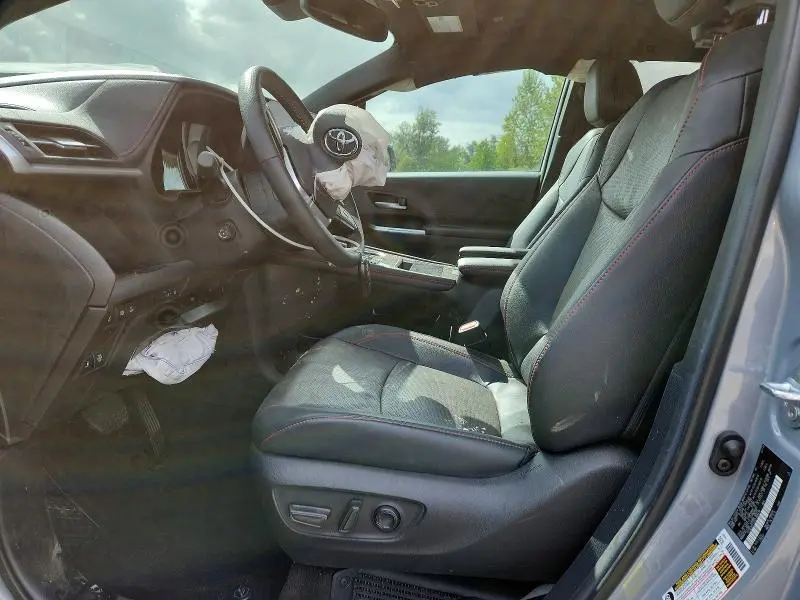2025 TOYOTA SIENNA XSE 7-PASSENGER  