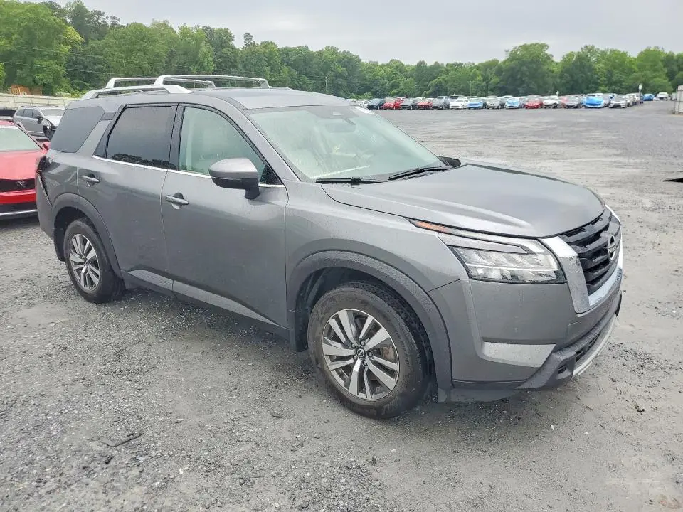 2024 NISSAN PATHFINDER SL  