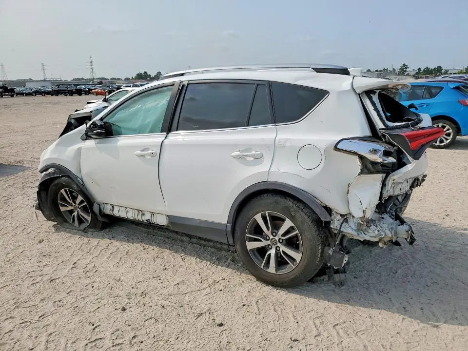 2018 TOYOTA RAV4 XLE  
