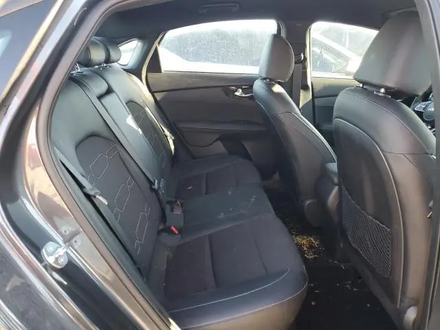 2024 KIA FORTE GT LINE  