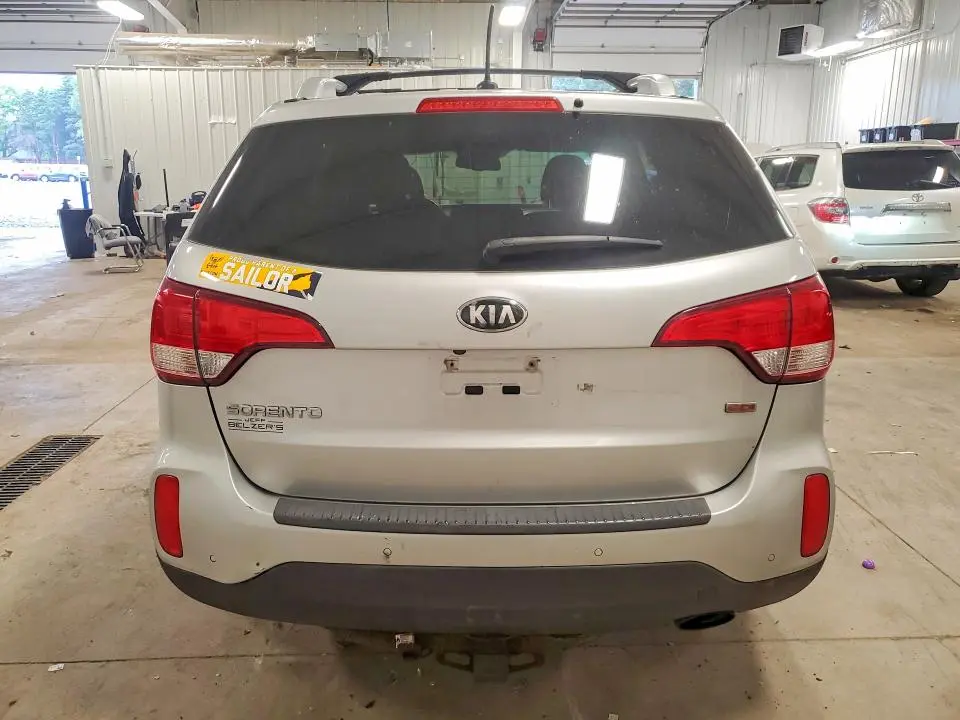 2014 KIA SORENTO LX  