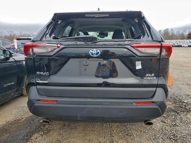 2020 TOYOTA RAV4 XLE  