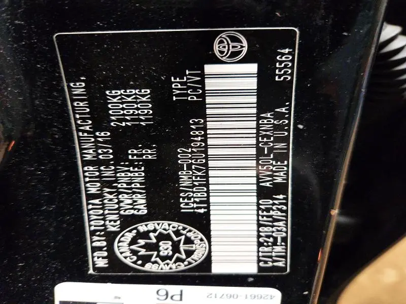2016 TOYOTA CAMRY SE  
