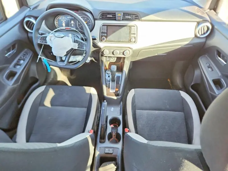 2022 NISSAN VERSA SV  