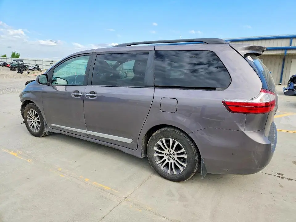 2019 TOYOTA SIENNA XLE 8-PASSENGER  