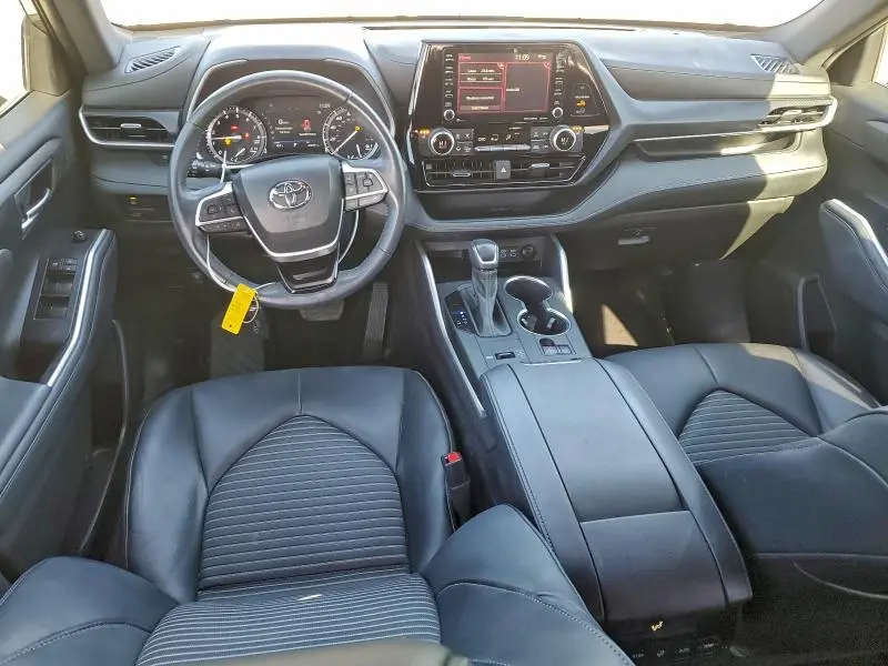 2022 TOYOTA HIGHLANDER XSE  