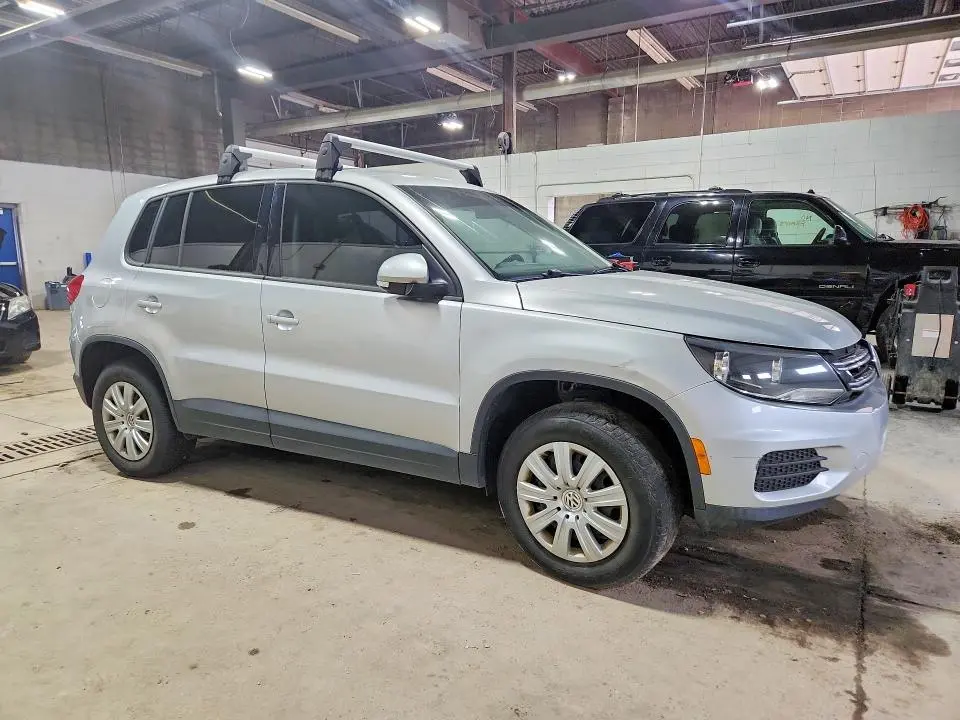 2014 VOLKSWAGEN TIGUAN S  