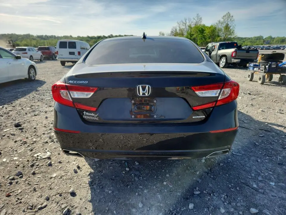 2018 HONDA ACCORD TOURING  