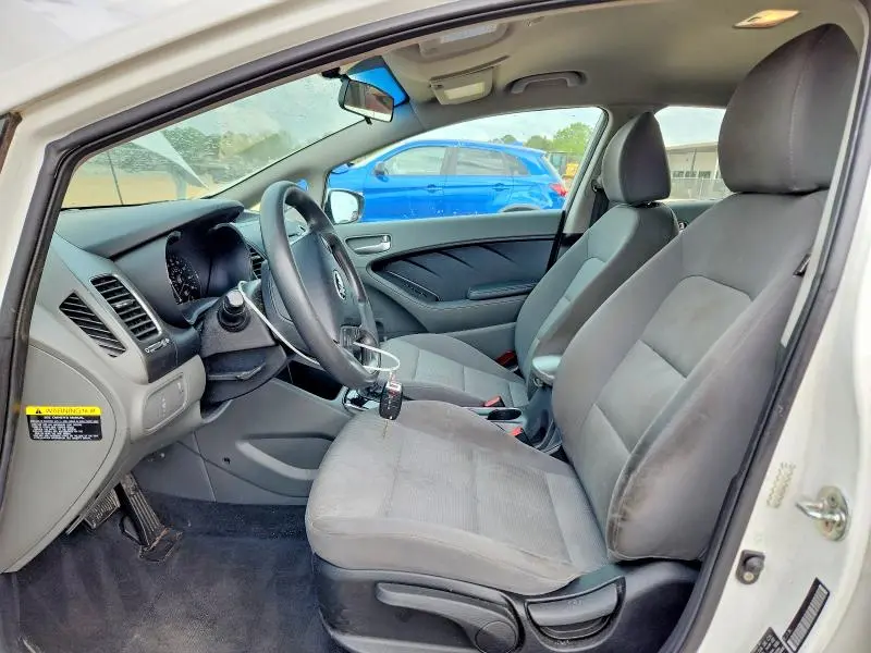 2017 KIA FORTE LX  