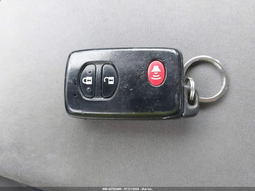 2010 TOYOTA PRIUS III