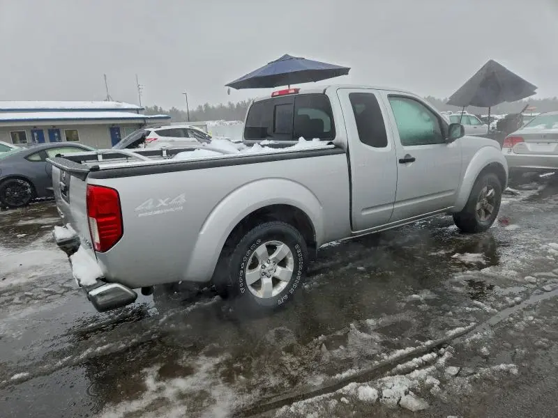 2013 NISSAN FRONTIER SV  
