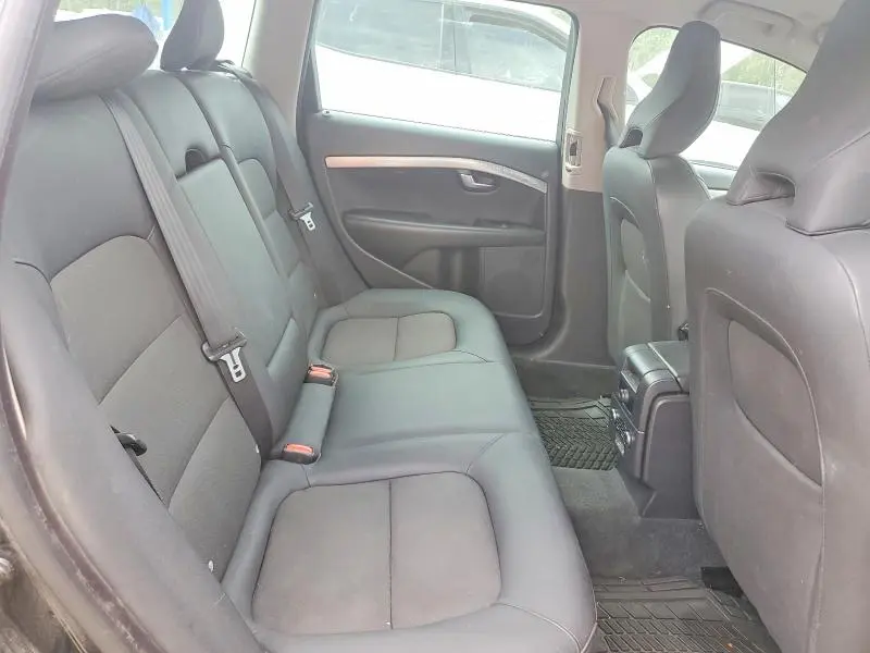 2010 VOLVO XC70 3.2  