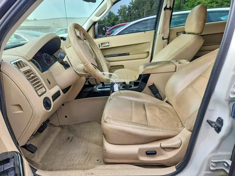 2011 FORD ESCAPE LIMITED  