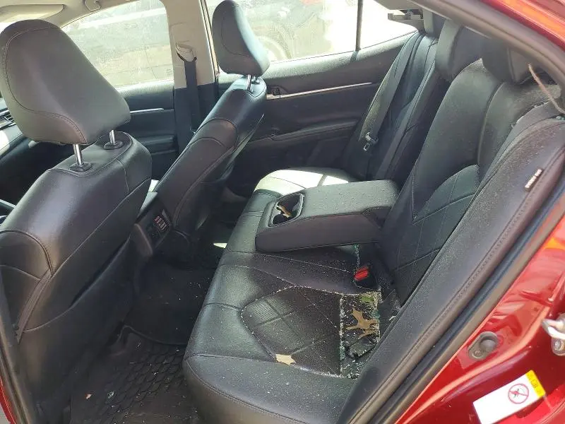 2019 TOYOTA CAMRY XLE  