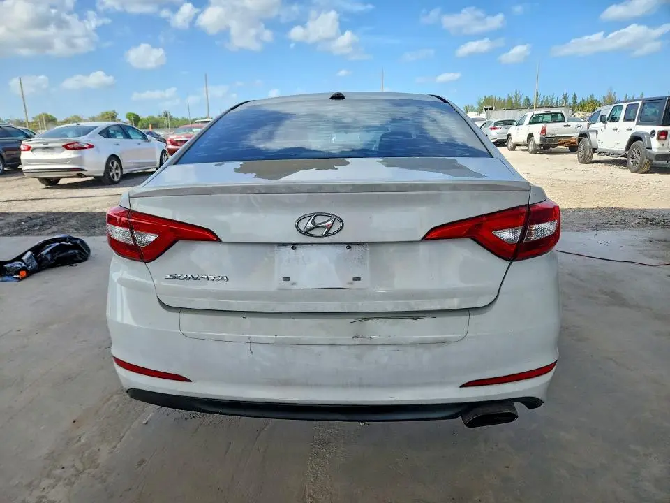 2016 HYUNDAI SONATA SE  