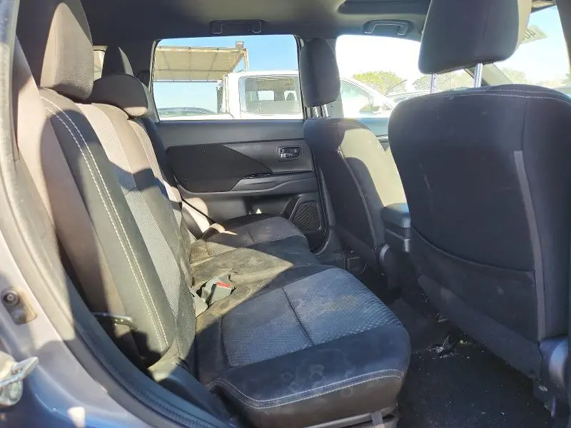 2018 MITSUBISHI OUTLANDER SE  