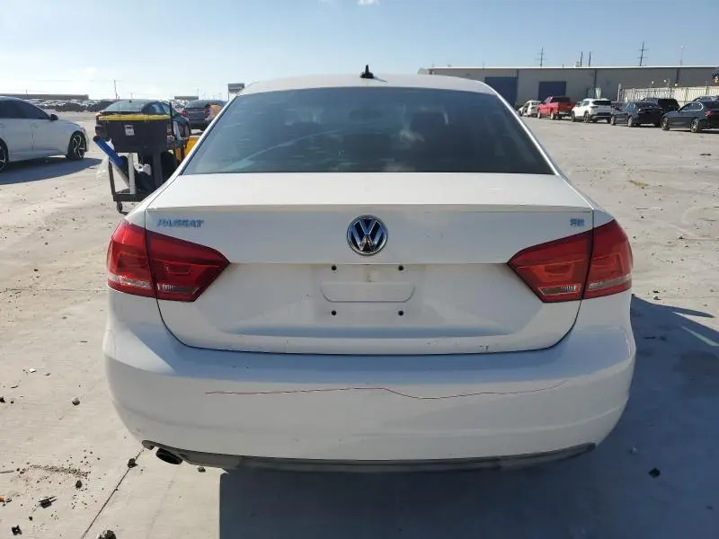 2013 VOLKSWAGEN PASSAT SE  