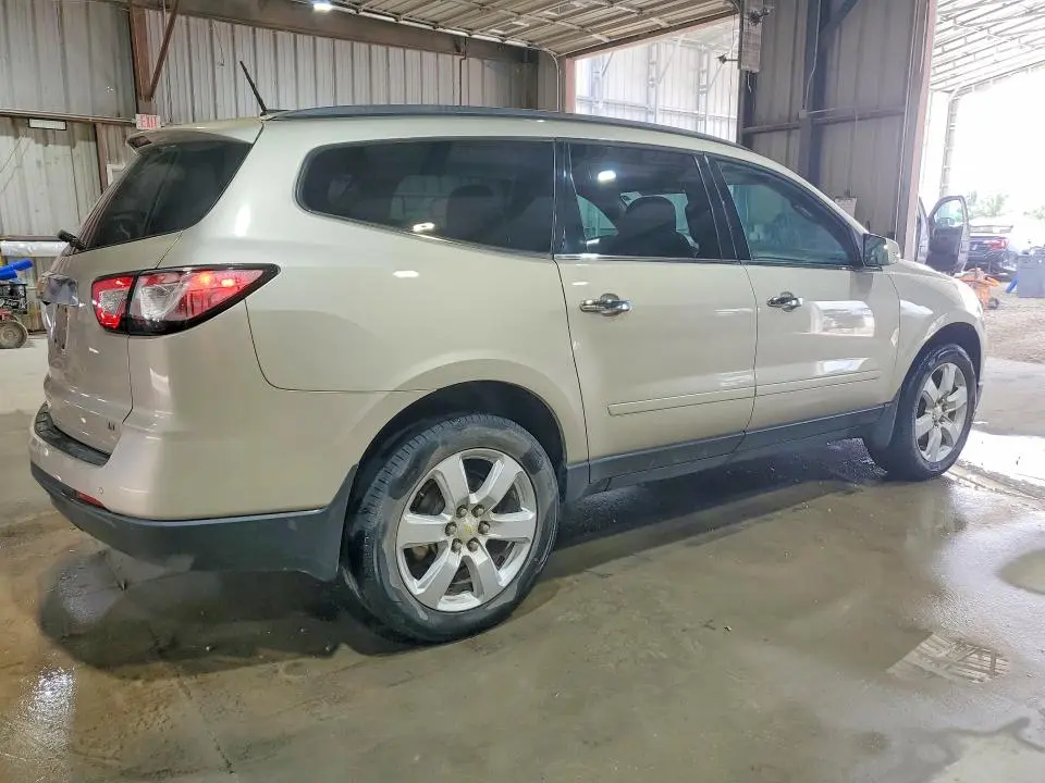 2017 CHEVROLET TRAVERSE LT  