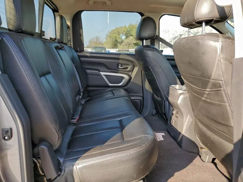 2017 NISSAN TITAN SV  