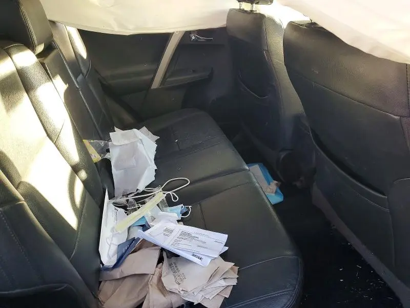 2016 TOYOTA RAV4 XLE  