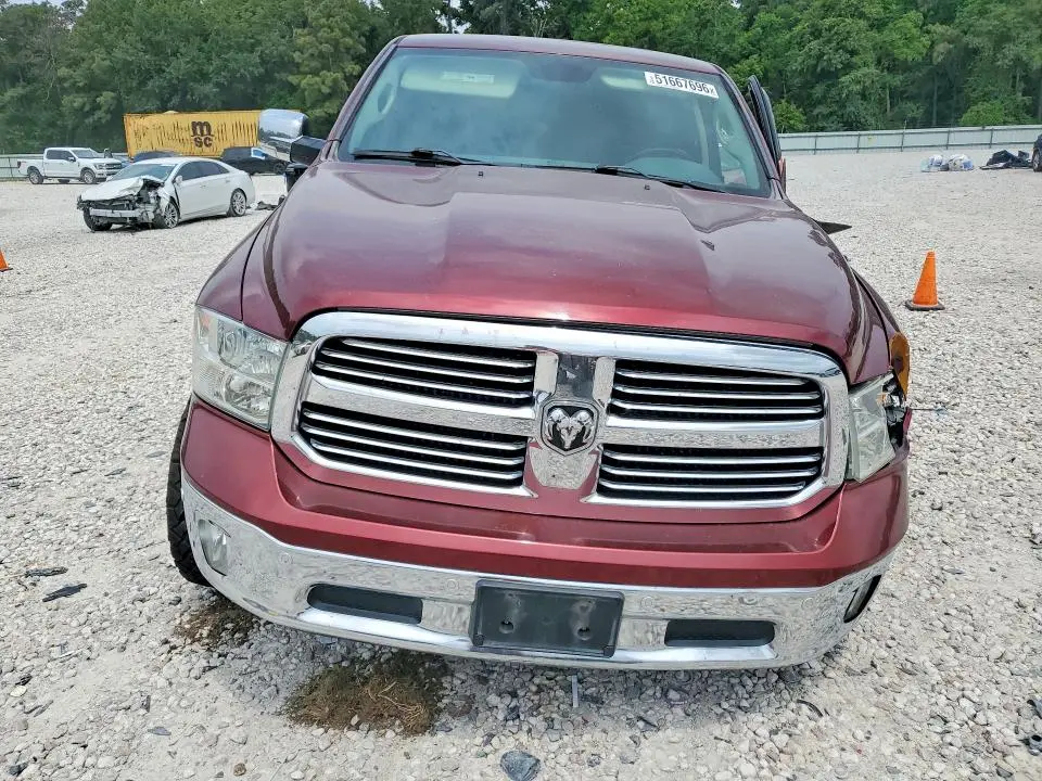 2016 RAM 1500 SLT  