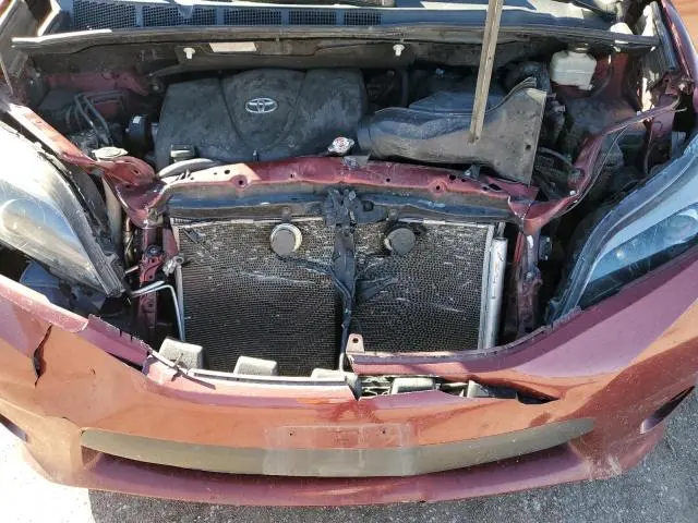 2017 TOYOTA SIENNA SE  