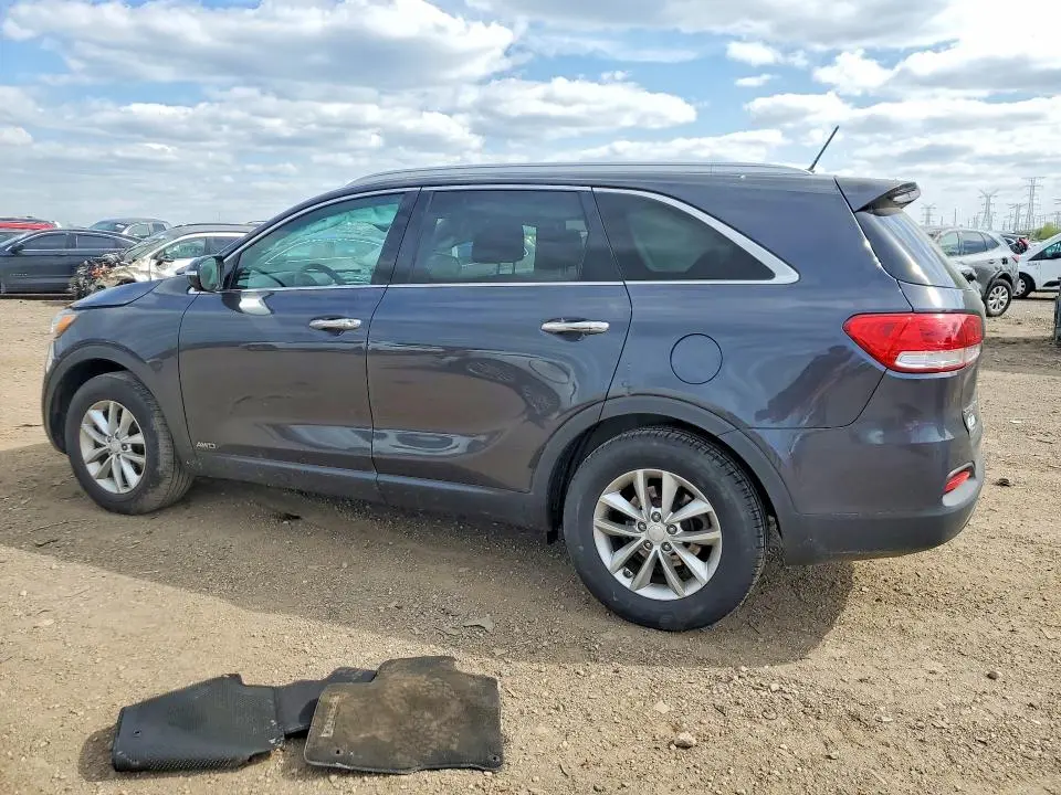 2017 KIA SORENTO LX  