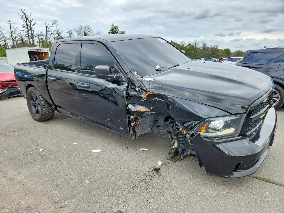 2014 RAM 1500 ST  