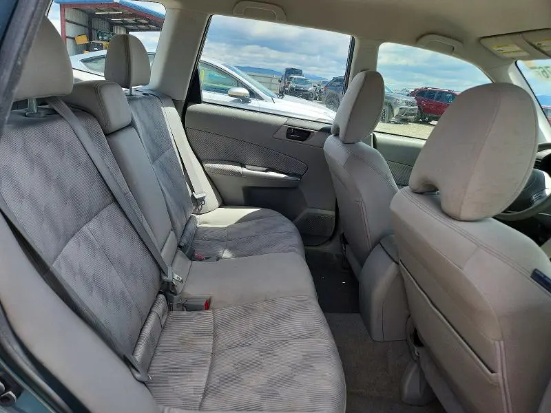 2010 SUBARU FORESTER XS  
