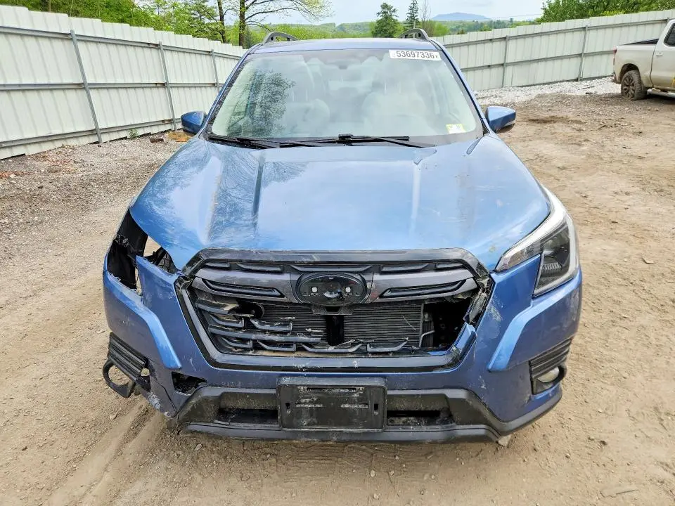 2023 SUBARU FORESTER LIMITED  