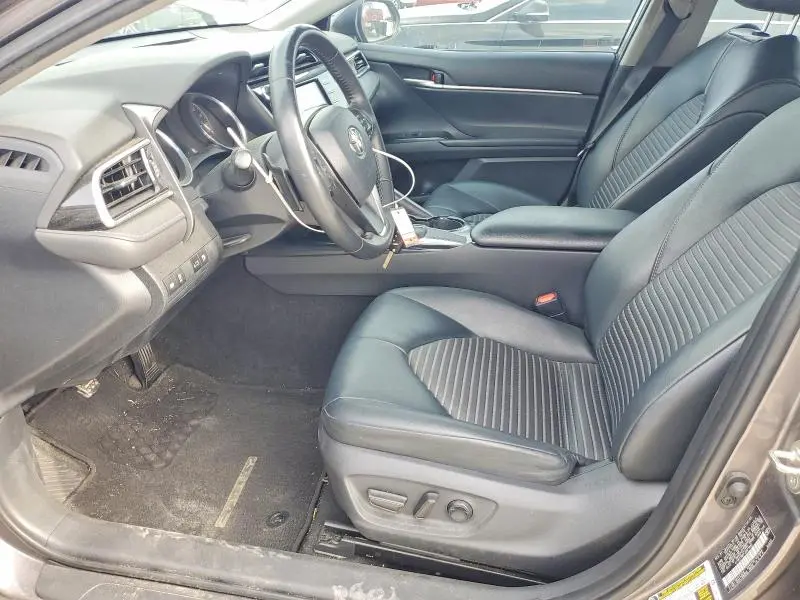 2018 TOYOTA CAMRY SE  