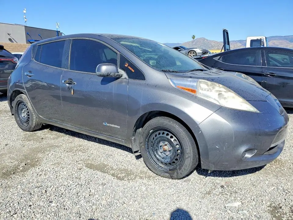 2016 NISSAN LEAF S  