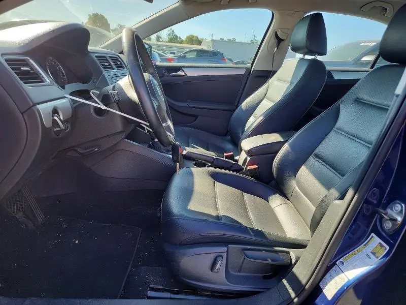 2013 VOLKSWAGEN JETTA SE  