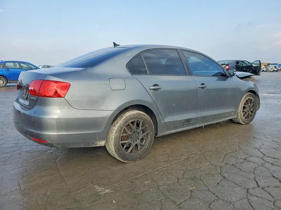 2012 VOLKSWAGEN JETTA SE  