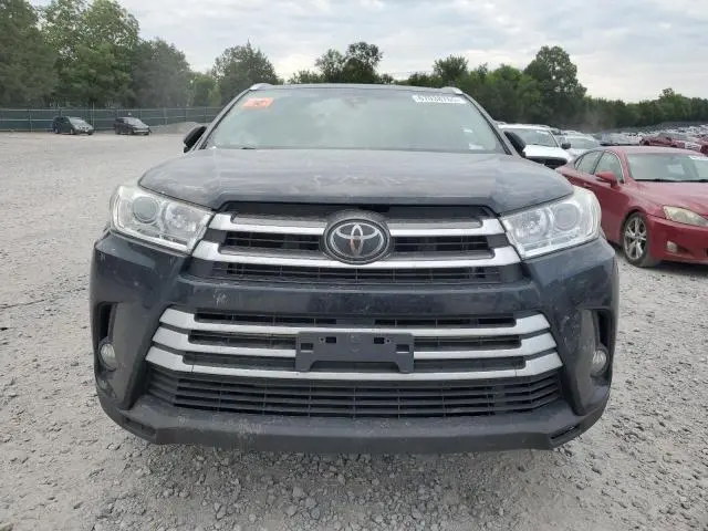 2019 TOYOTA HIGHLANDER SE  
