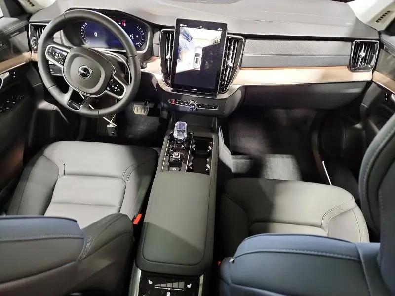 2026 VOLVO XC90 PLUS  